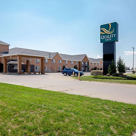 Quality Inn Huron Екстериор снимка