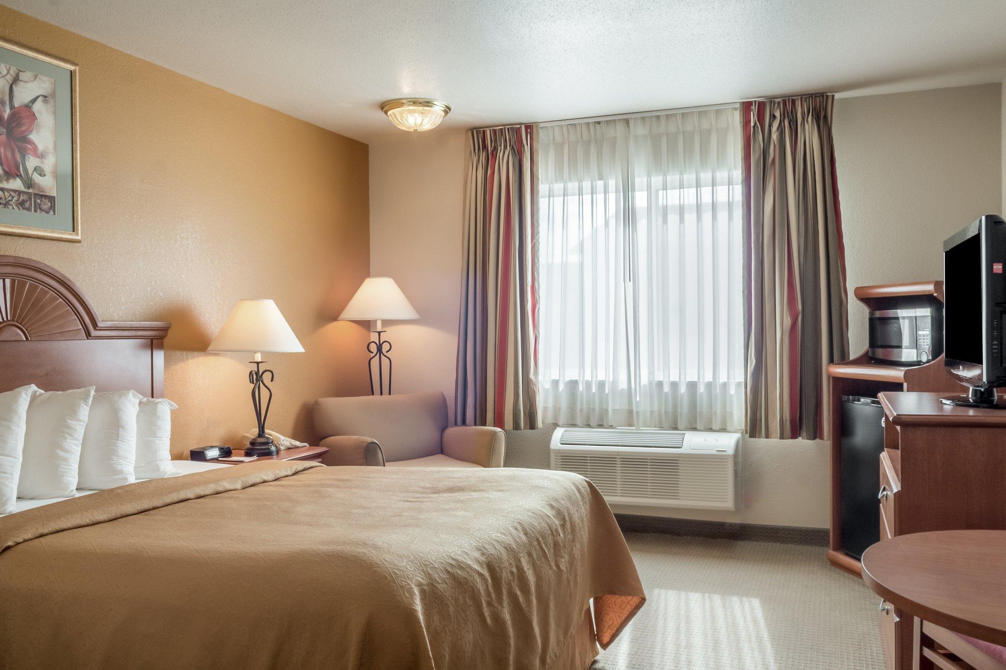 Quality Inn Huron Екстериор снимка
